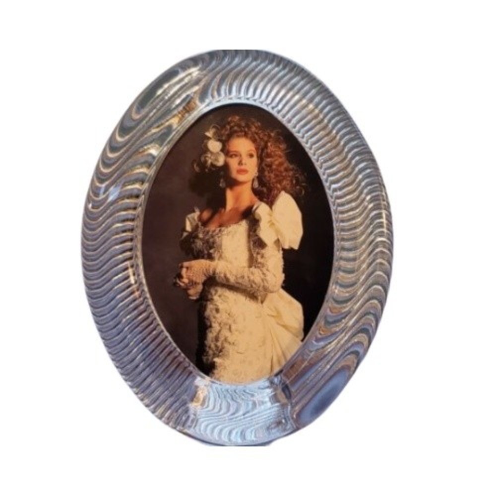 MIKASA Polished Portraits Clear Glass Crystal Oval Photo Frame